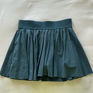 Aritzia tennis skirt